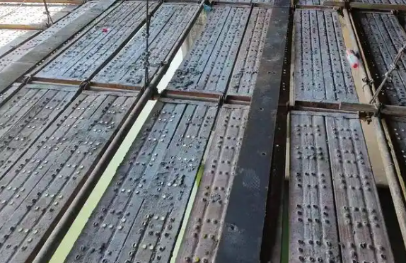 白银碳纤维加固在木结构方面的作用有哪些？